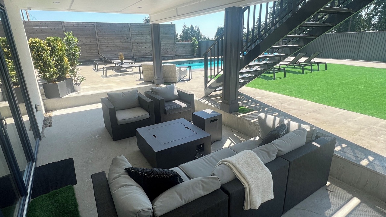 Photo of Patio Balcony in West Vancouver