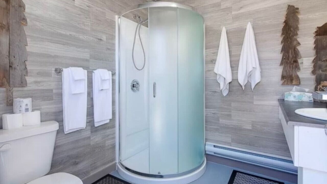 Photo of Bathroom in Stettler