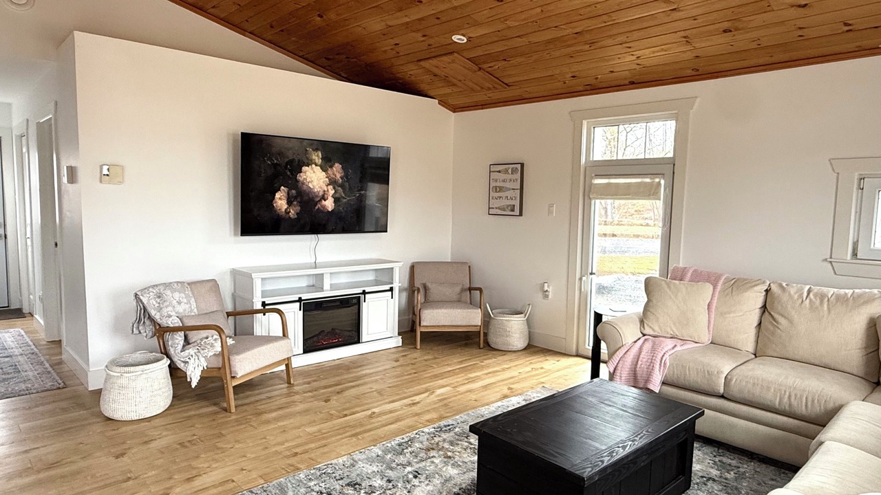 Photo of Livingroom in Bay of Fundy & Annapolis Valley