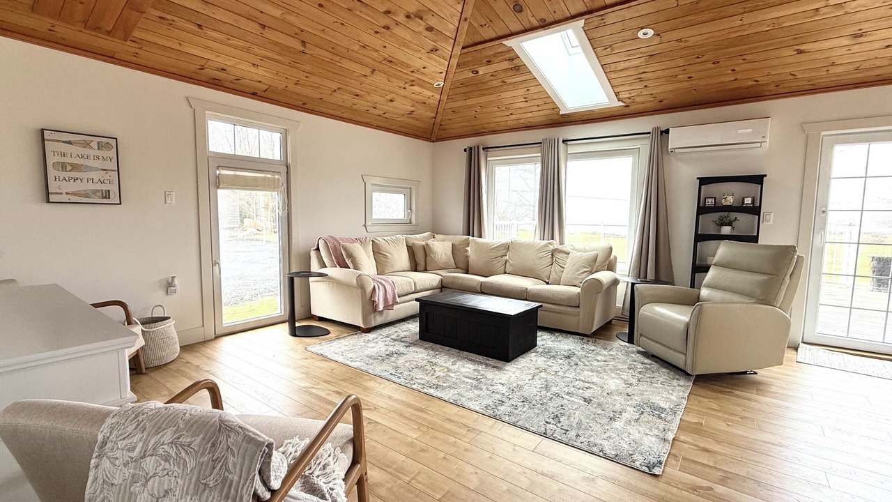 Photo of Livingroom in Bay of Fundy & Annapolis Valley