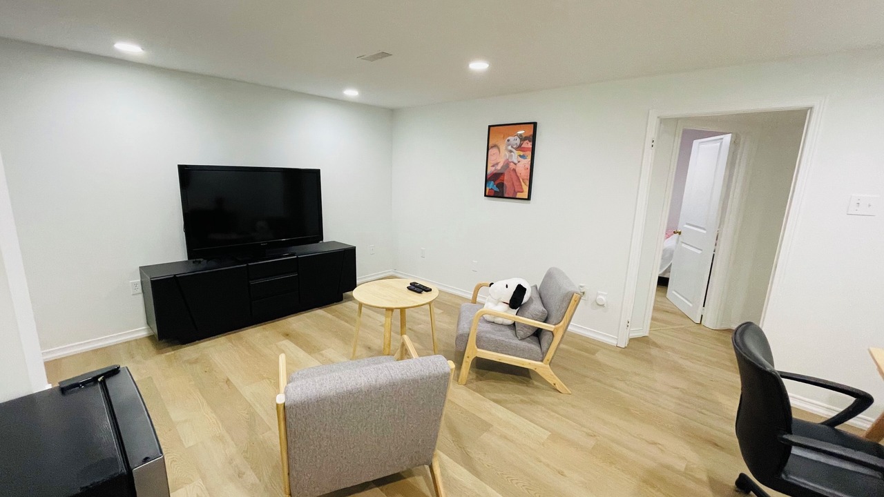 Photo of Livingroom in Thornhill