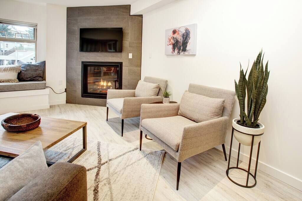 Photo of Livingroom in Whistler Creekside