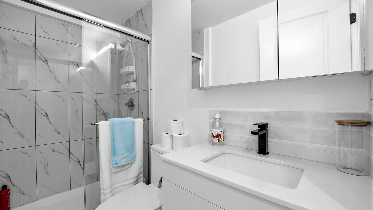 Photo of Bathroom in Sunset