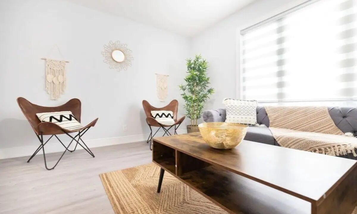 Photo of Livingroom in Newtonbrook