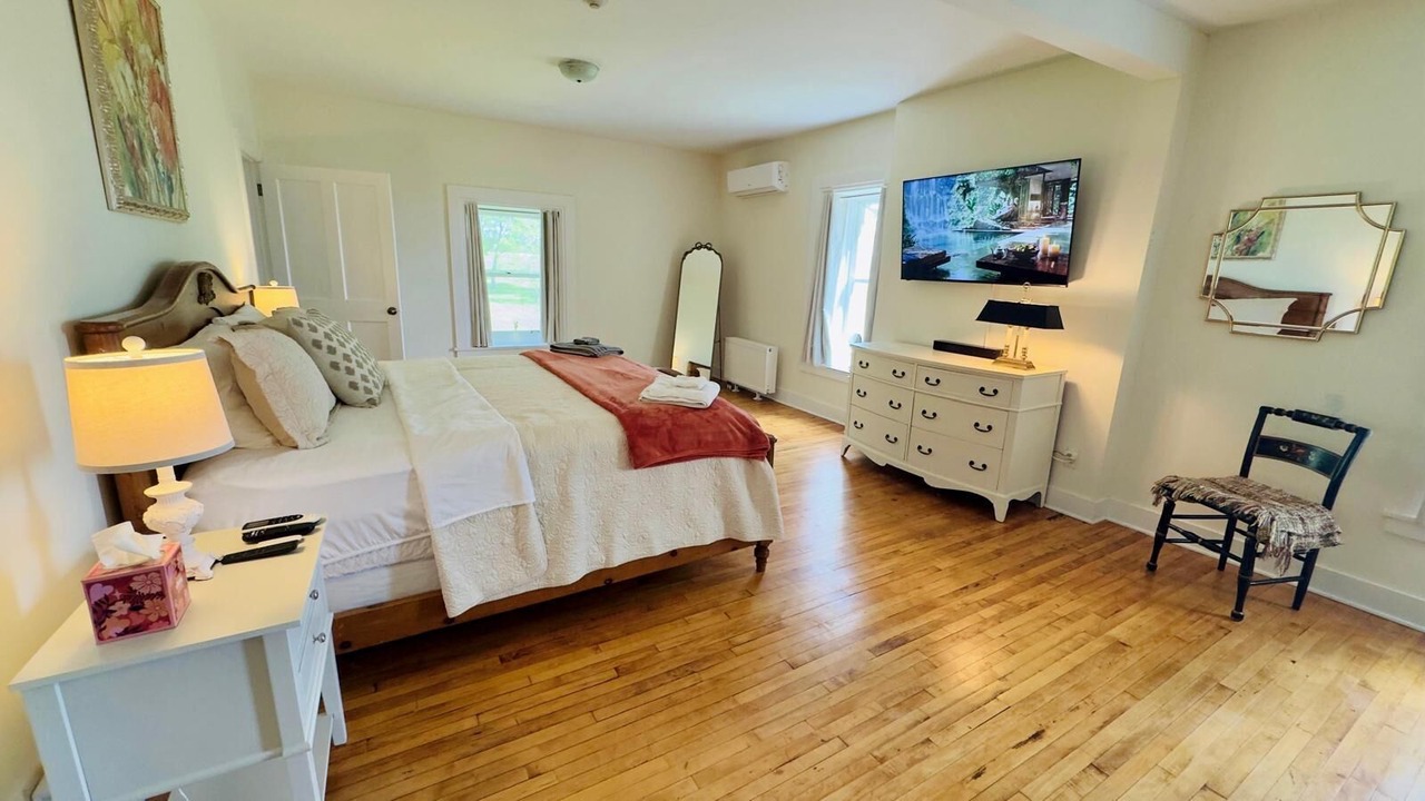 Photo of Bedroom in Town of Ledyard
