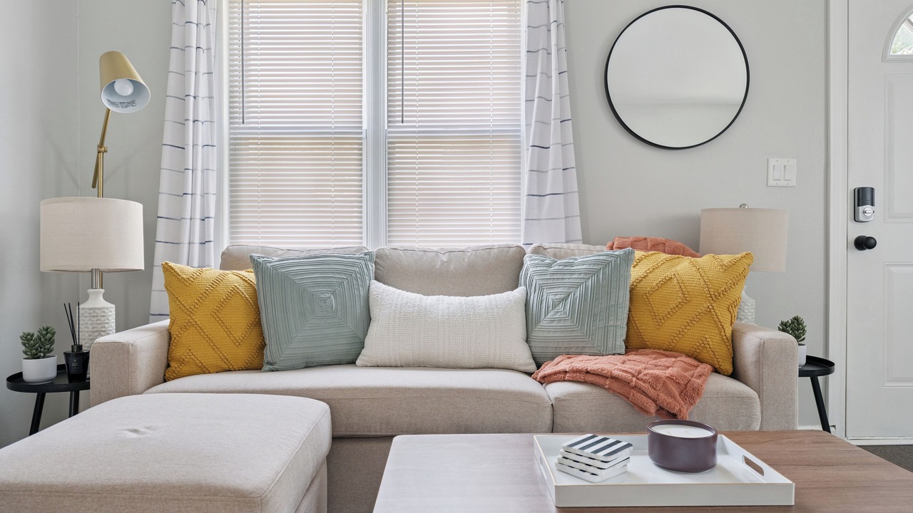 Photo of Livingroom in Maumee