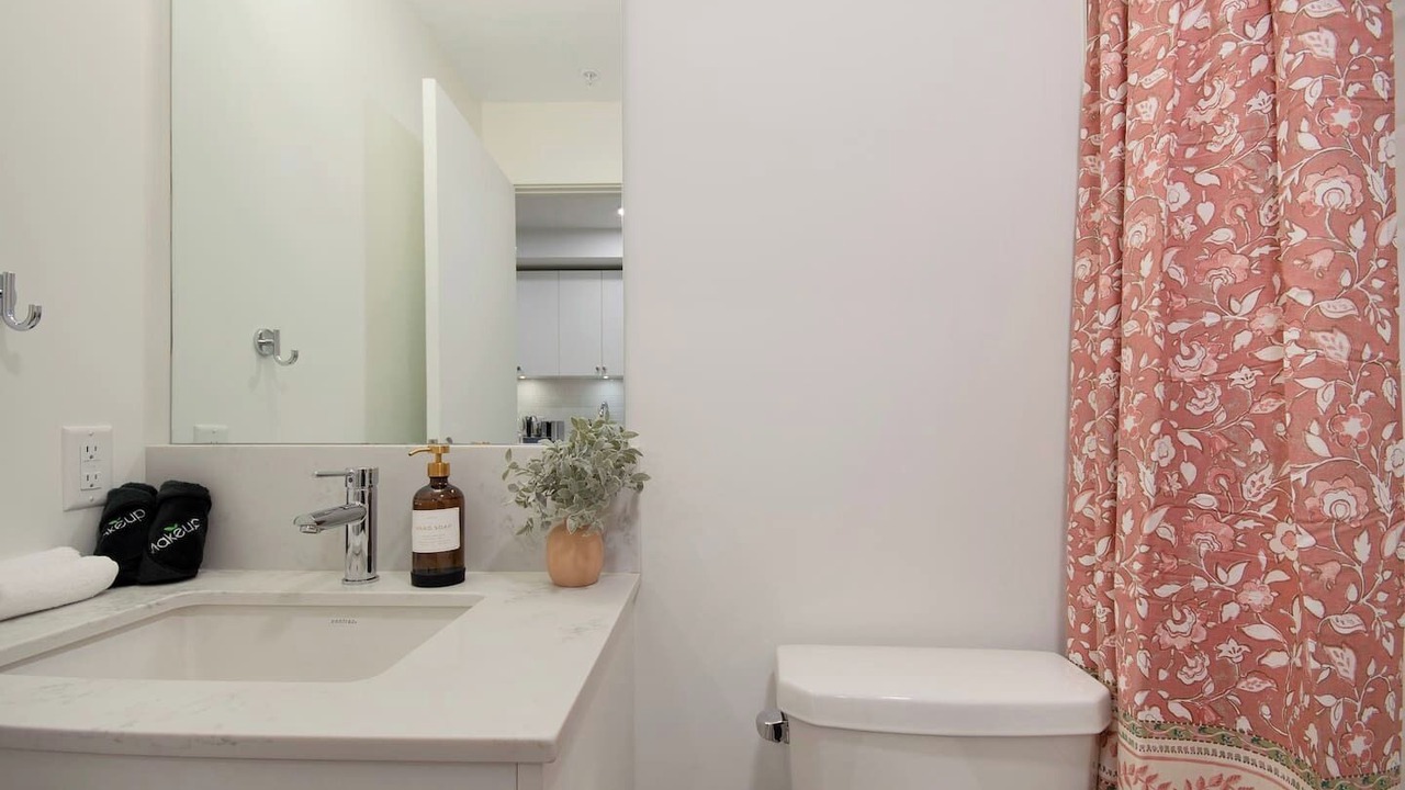 Photo of Bathroom in Crescent Heights