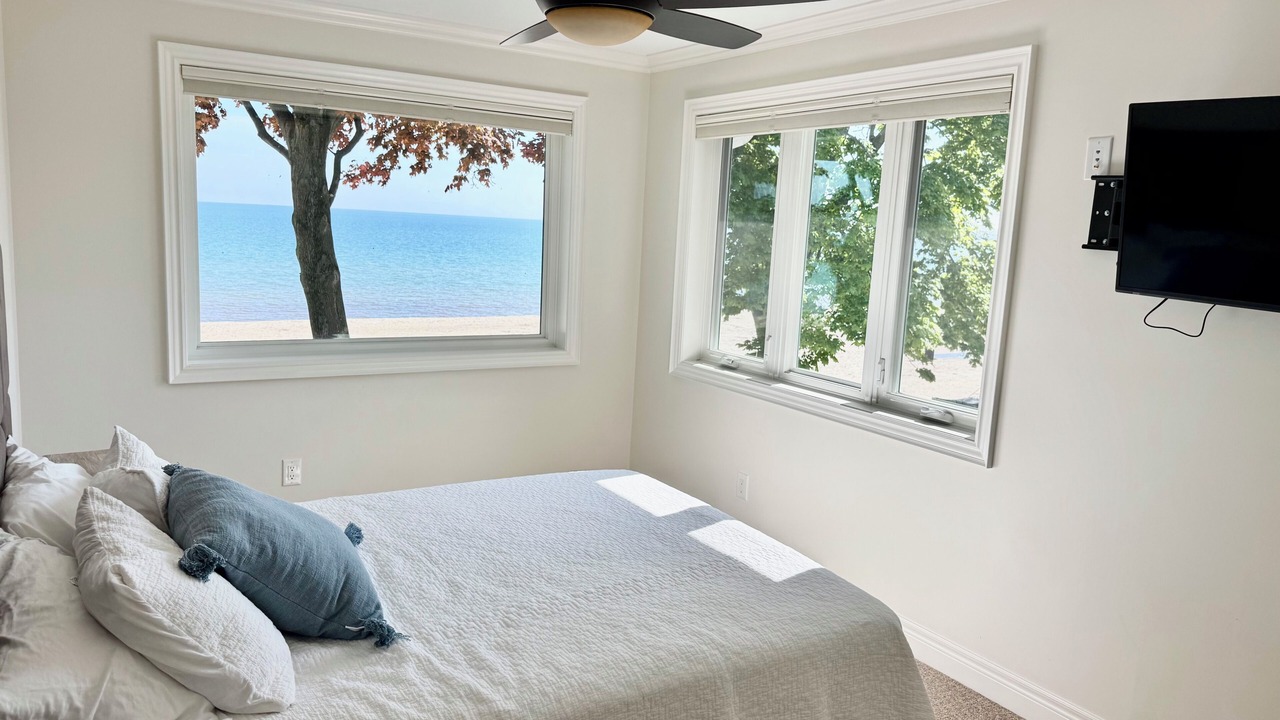 Photo of Bedroom in Crystal Beach