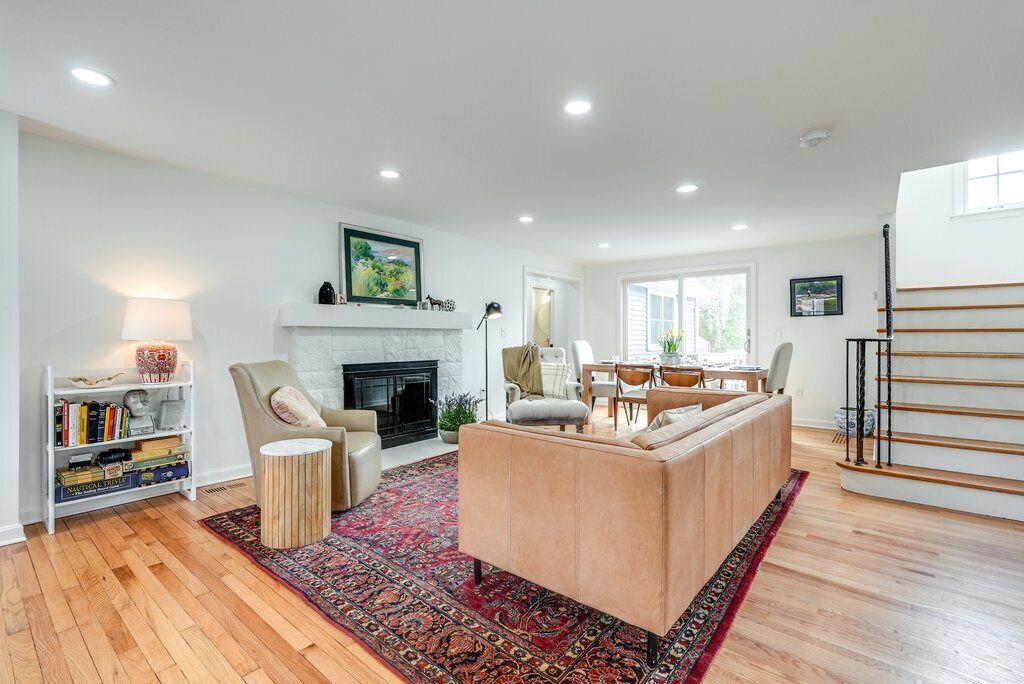 Photo of Livingroom in Russell Township