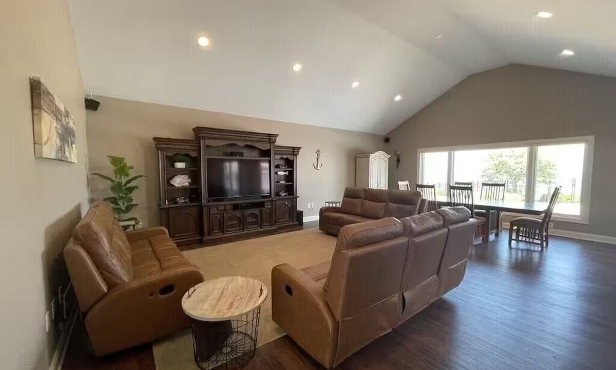 Photo of Livingroom in Lorain