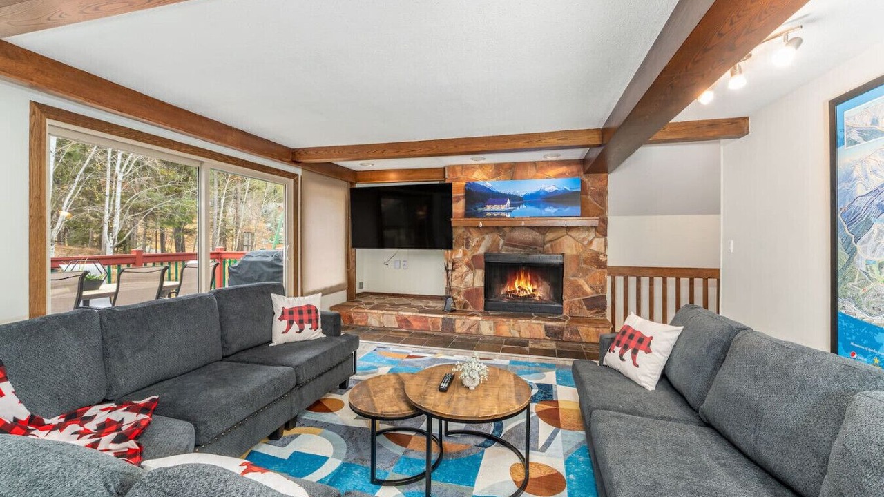 Photo of Livingroom in East Kootenay
