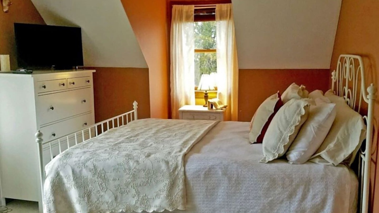 Photo of Bedroom in Kelleys Island