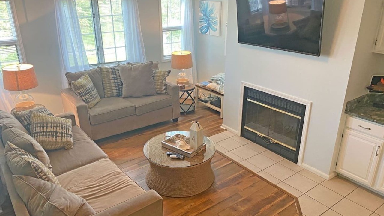 Photo of Livingroom in Kelleys Island