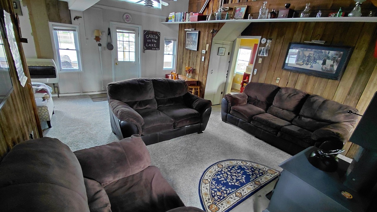 Photo of Livingroom in Huron