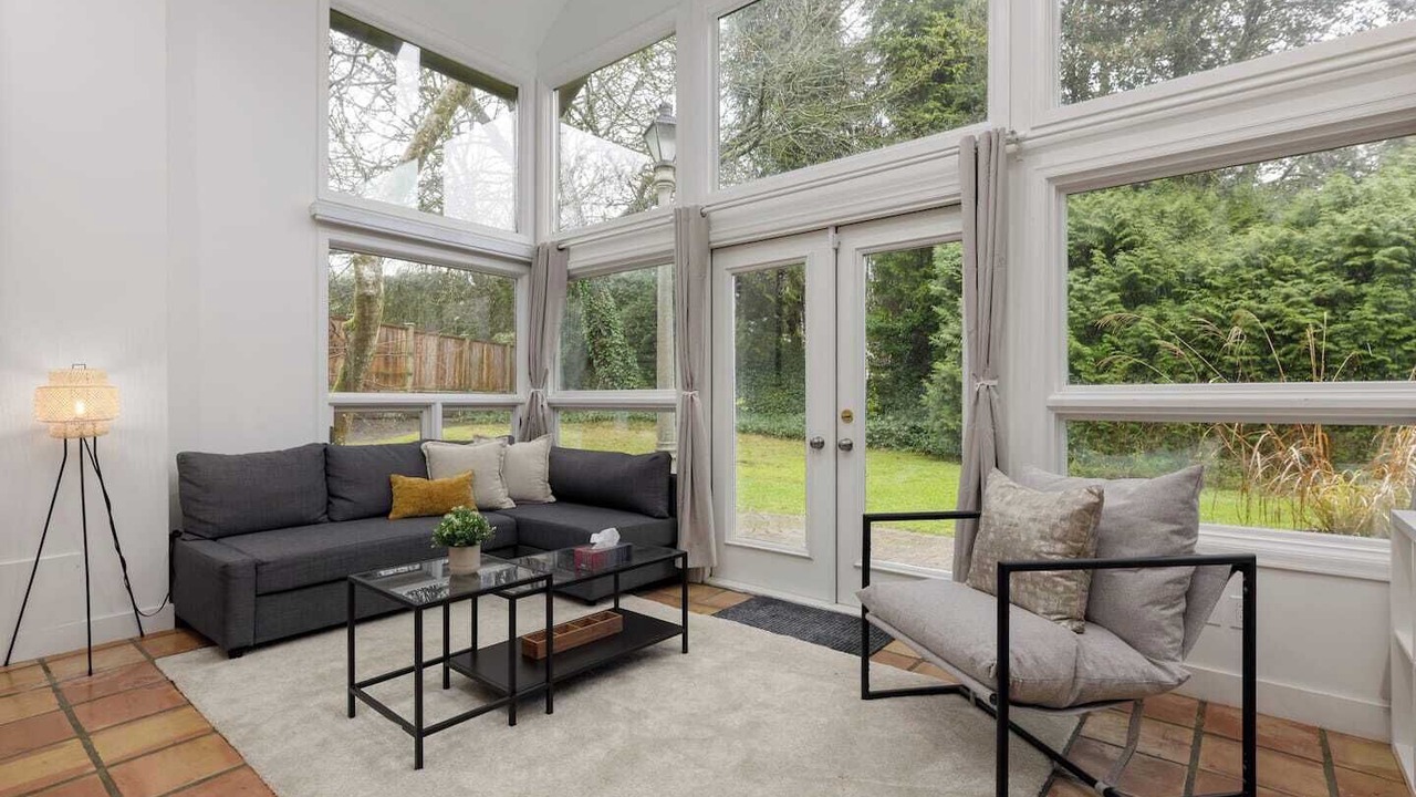 Photo of Livingroom in Shaughnessy