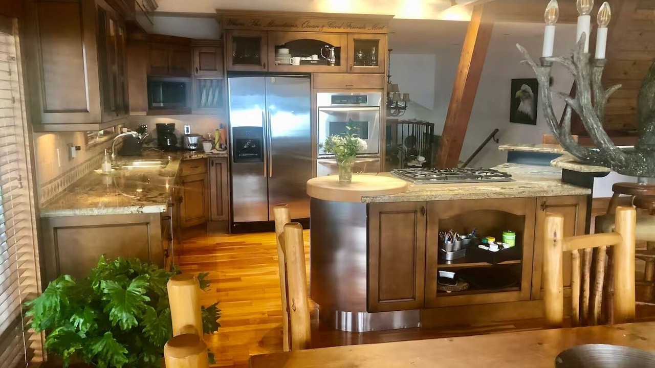 Photo of Kitchen in Lions Bay