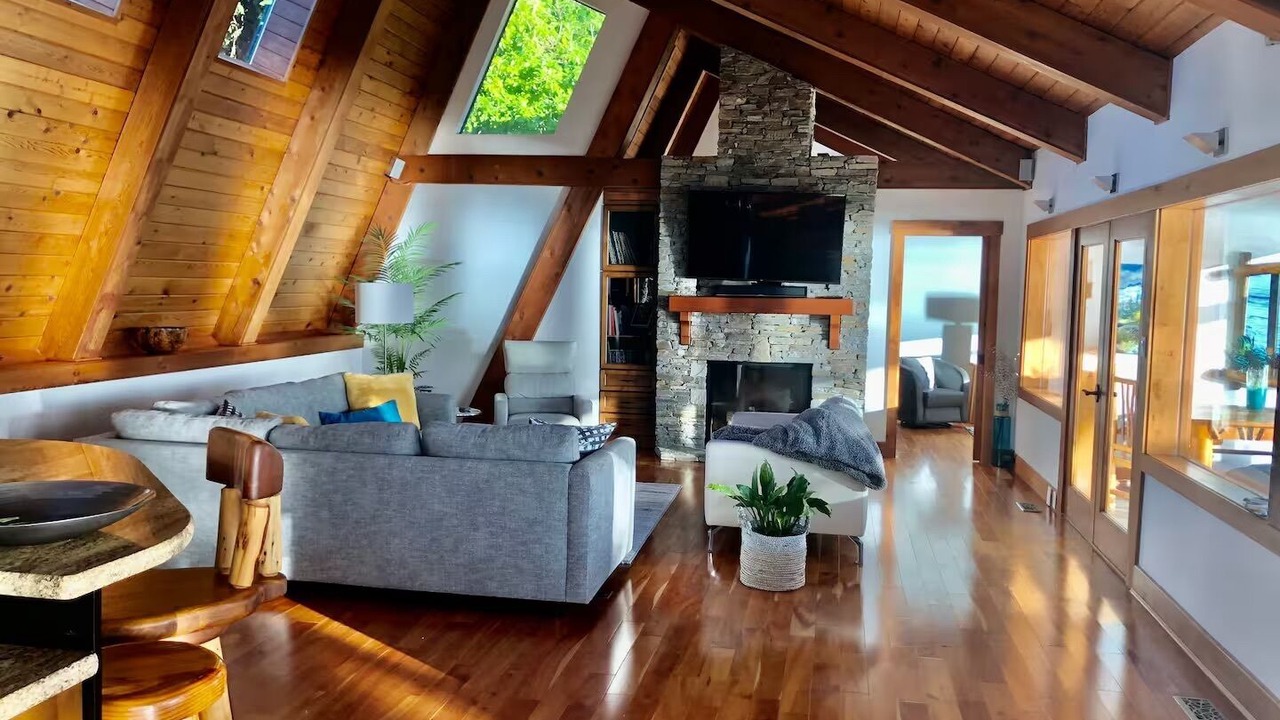 Photo of Livingroom in Lions Bay