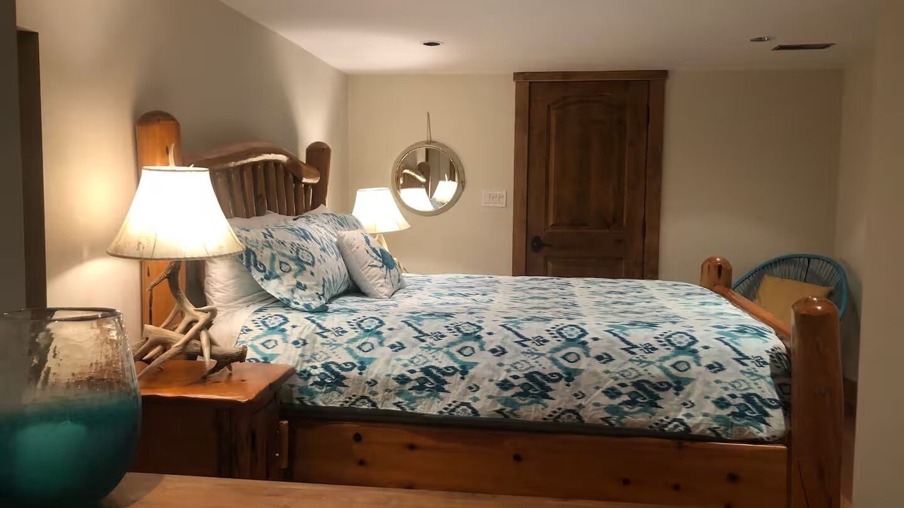 Photo of Bedroom in Lions Bay