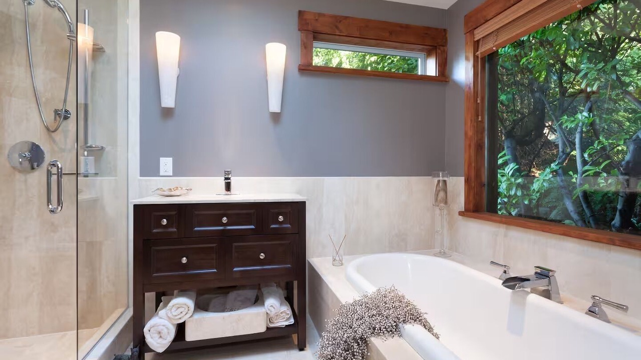 Photo of Bathroom in Lions Bay