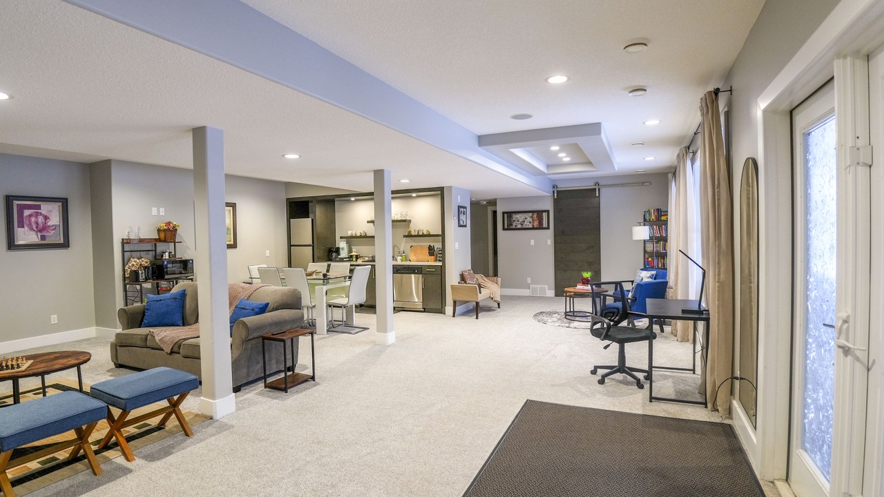 Photo of Livingroom in Division No. 11