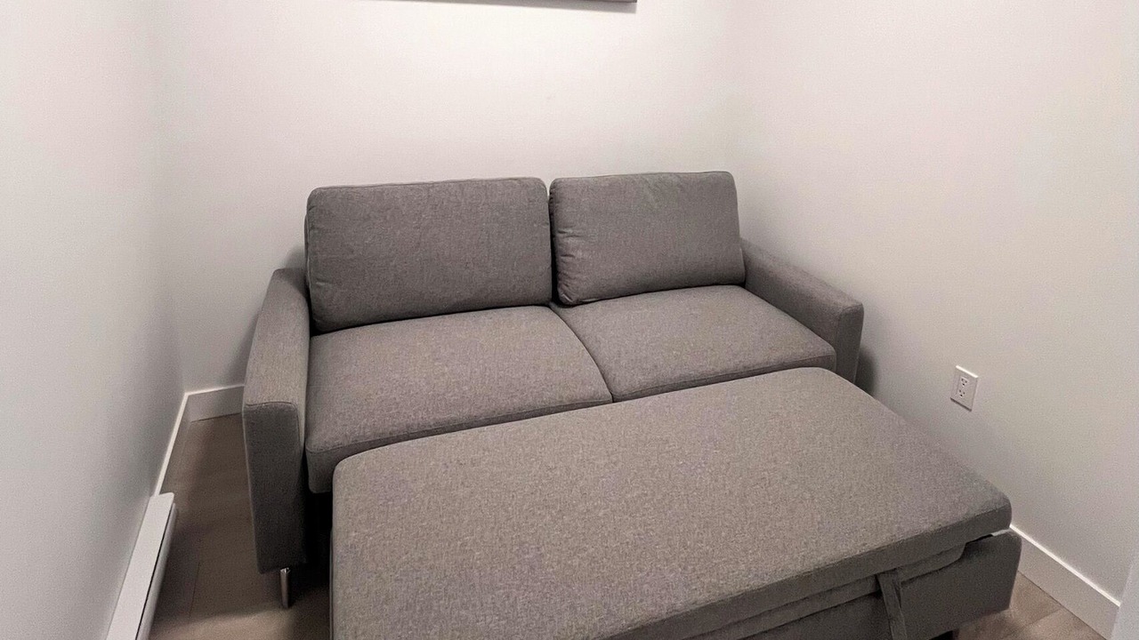 Photo of Livingroom in Metro Vancouver Regional District