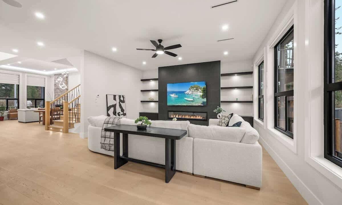 Photo of Livingroom in Langley