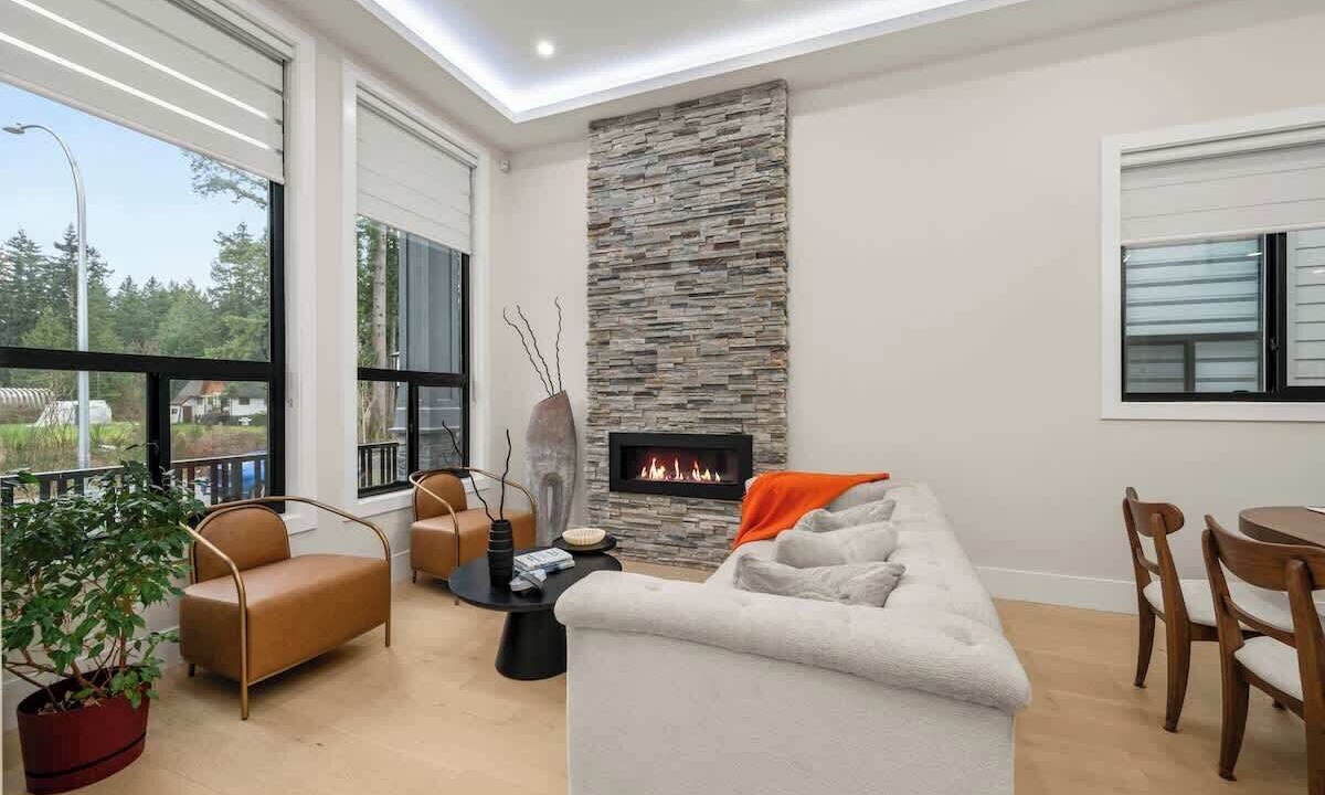 Photo of Livingroom in Langley