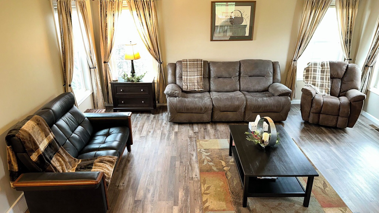Photo of Livingroom in Canandaigua