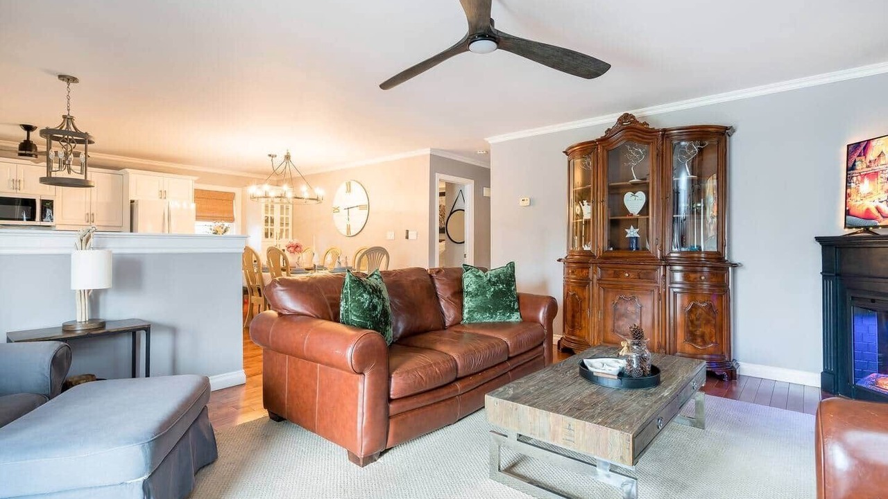 Photo of Livingroom in Wasaga Beach
