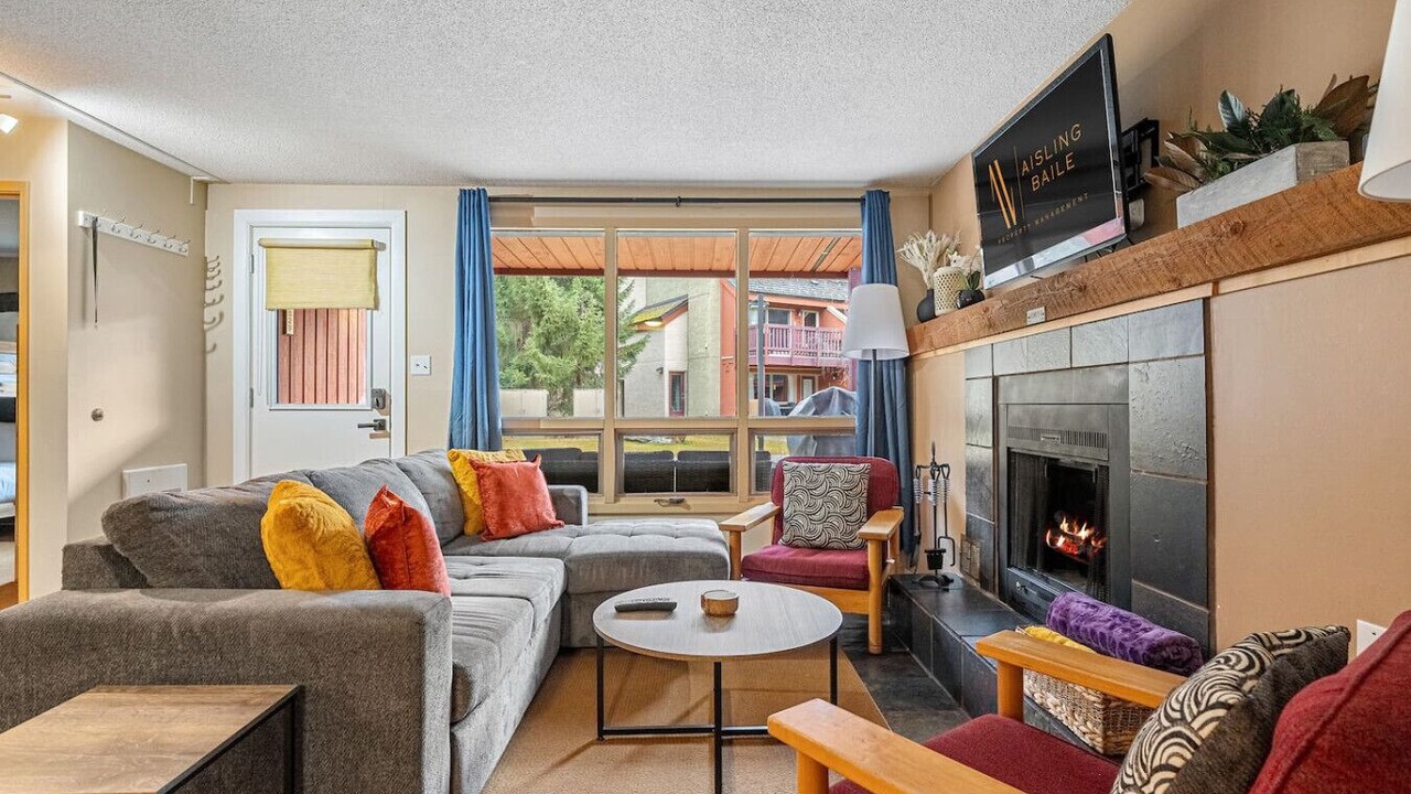 Photo of Livingroom in East Kootenay