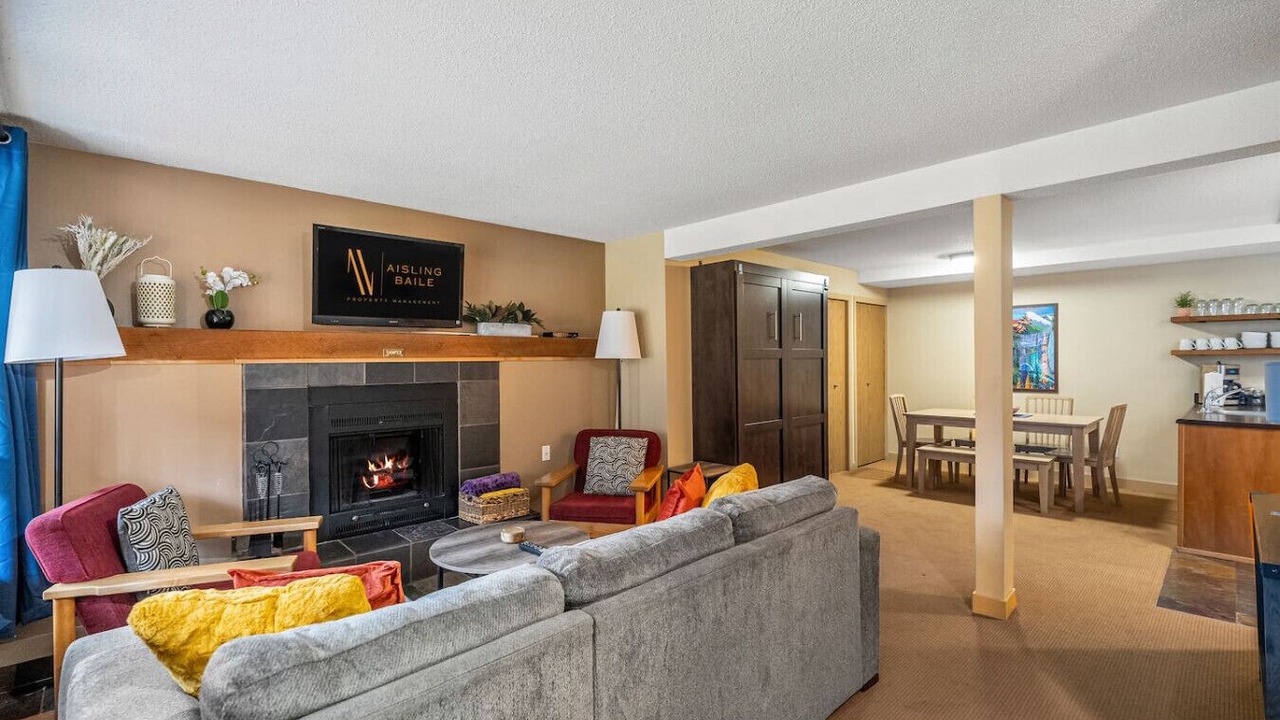 Photo of Livingroom in East Kootenay
