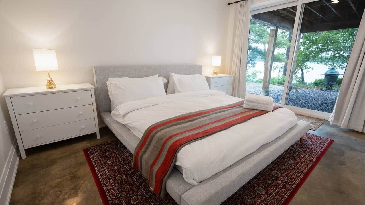 Photo of Bedroom in Whitestone