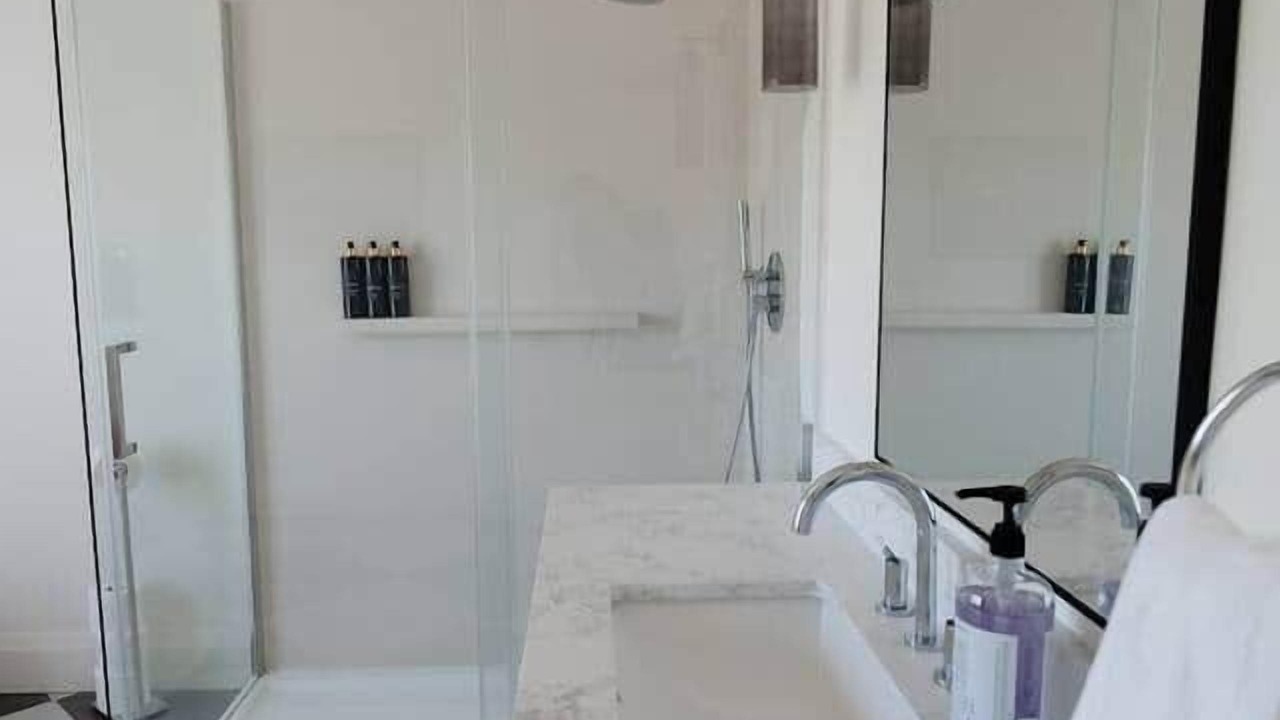 Photo of Bathroom in Whitestone