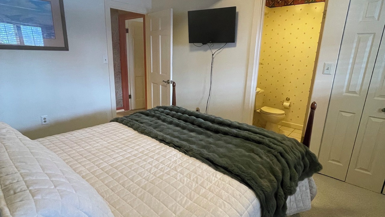 Photo of Bedroom in Ellicottville