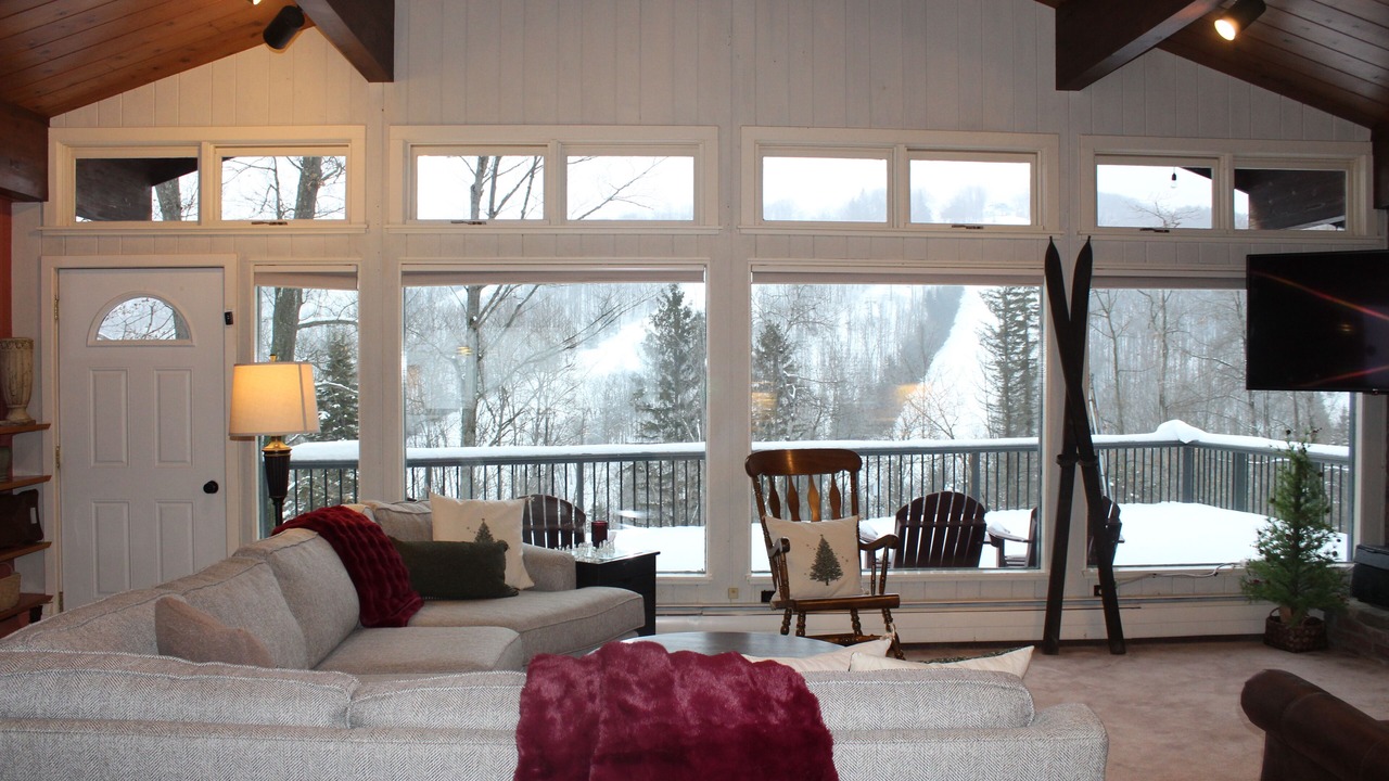 Photo of Livingroom in Ellicottville