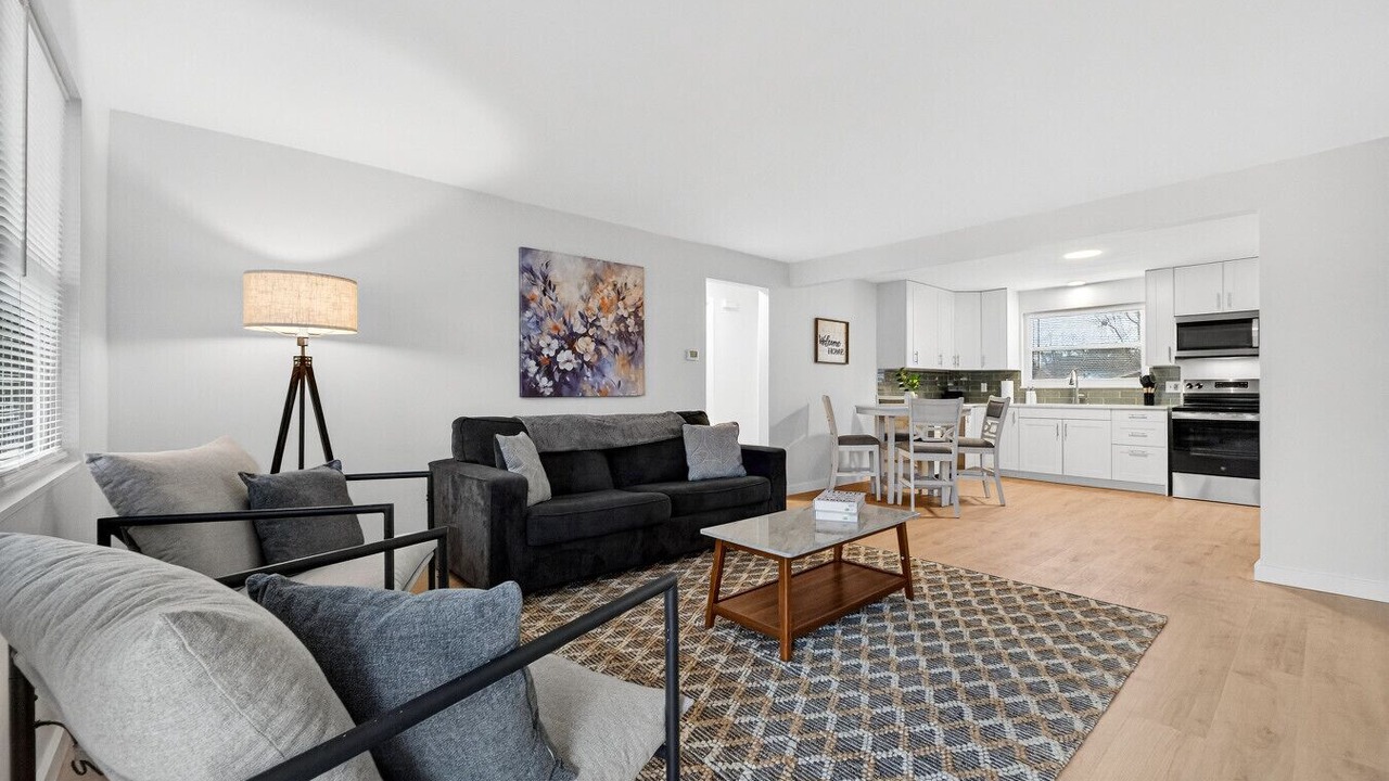 Photo of Livingroom in North Canton