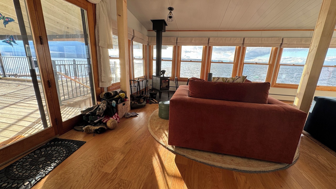 Photo of Livingroom in King Ferry