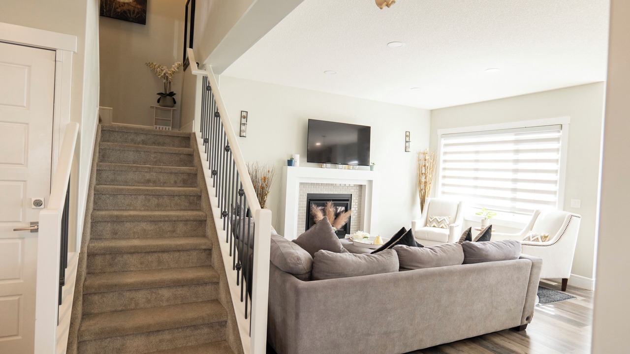 Photo of Livingroom in Southeast Edmonton