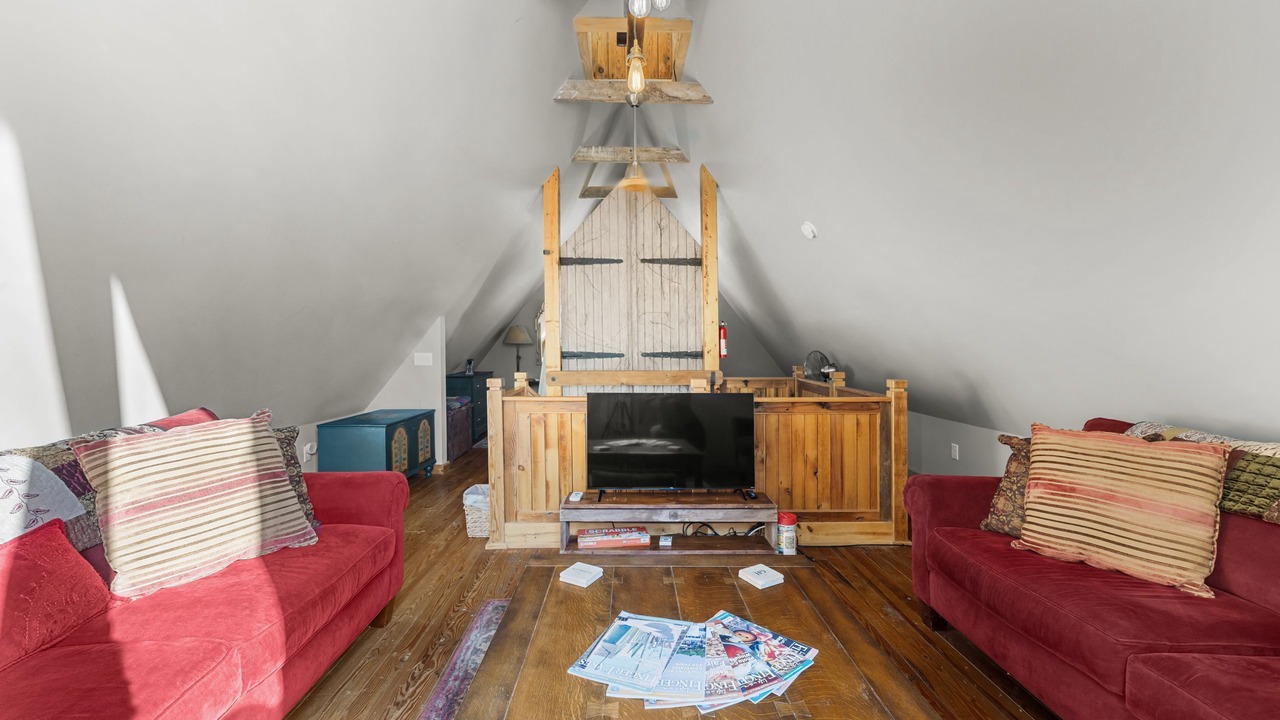 Photo of Livingroom in Canandaigua