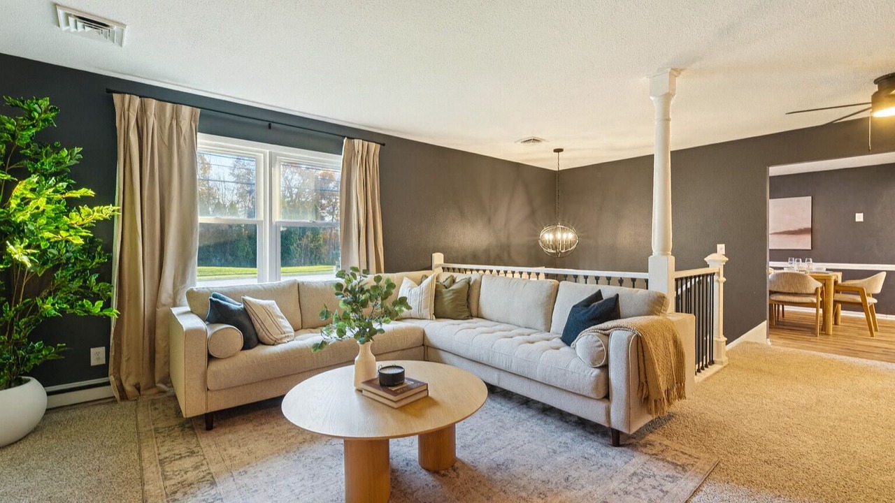 Photo of Livingroom in Reynolds Corners