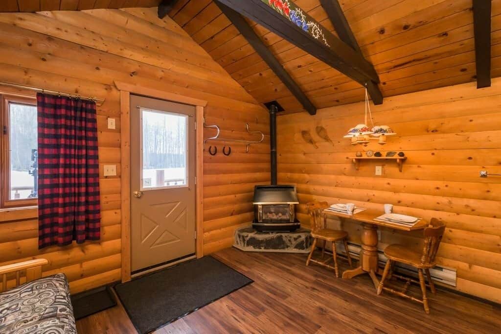Photo of Livingroom in Division No. 11