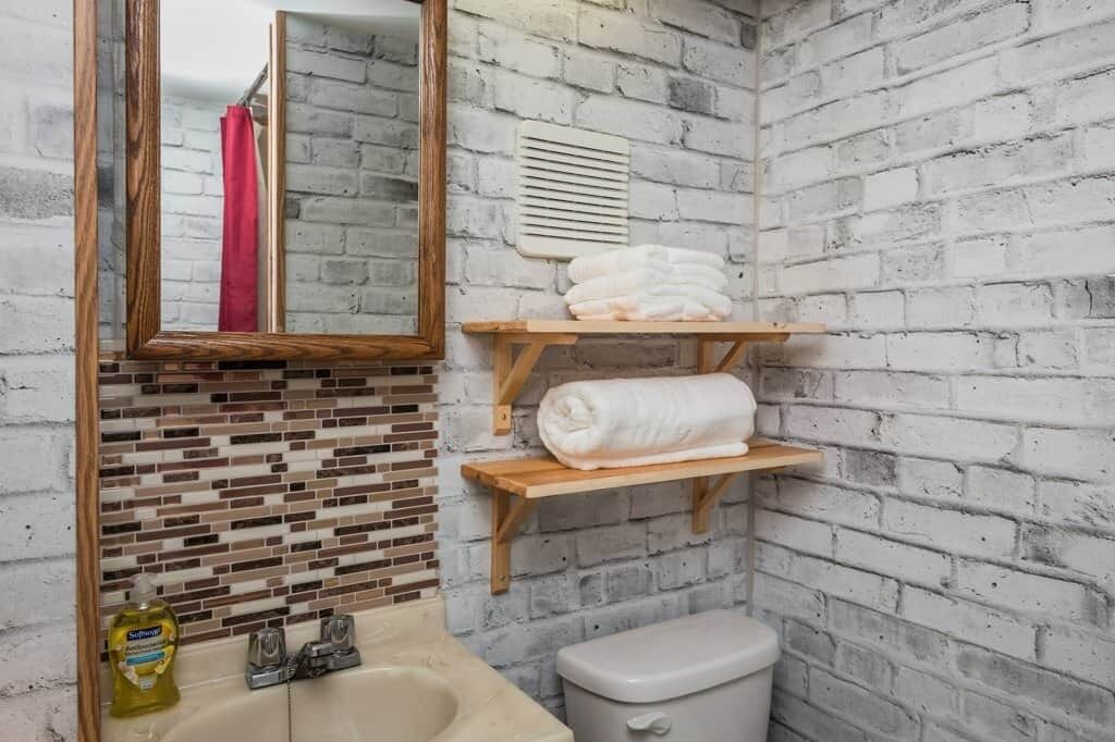 Photo of Bathroom in Division No. 11