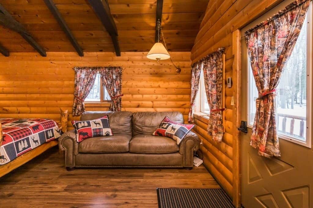 Photo of Livingroom in Division No. 11