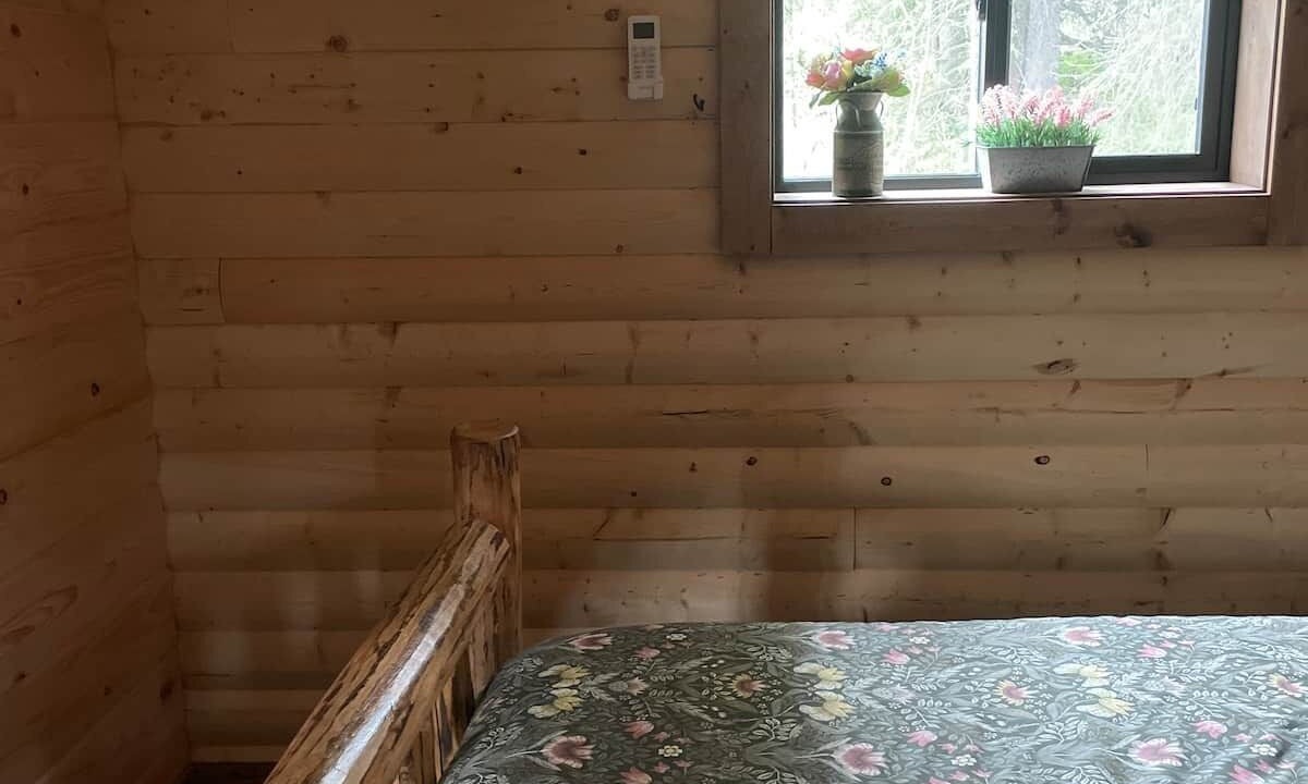 Photo of Bedroom in Division No. 11