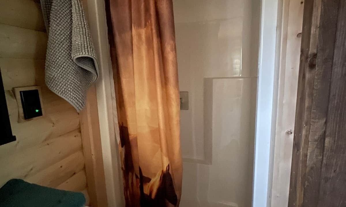 Photo of Bathroom in Division No. 11