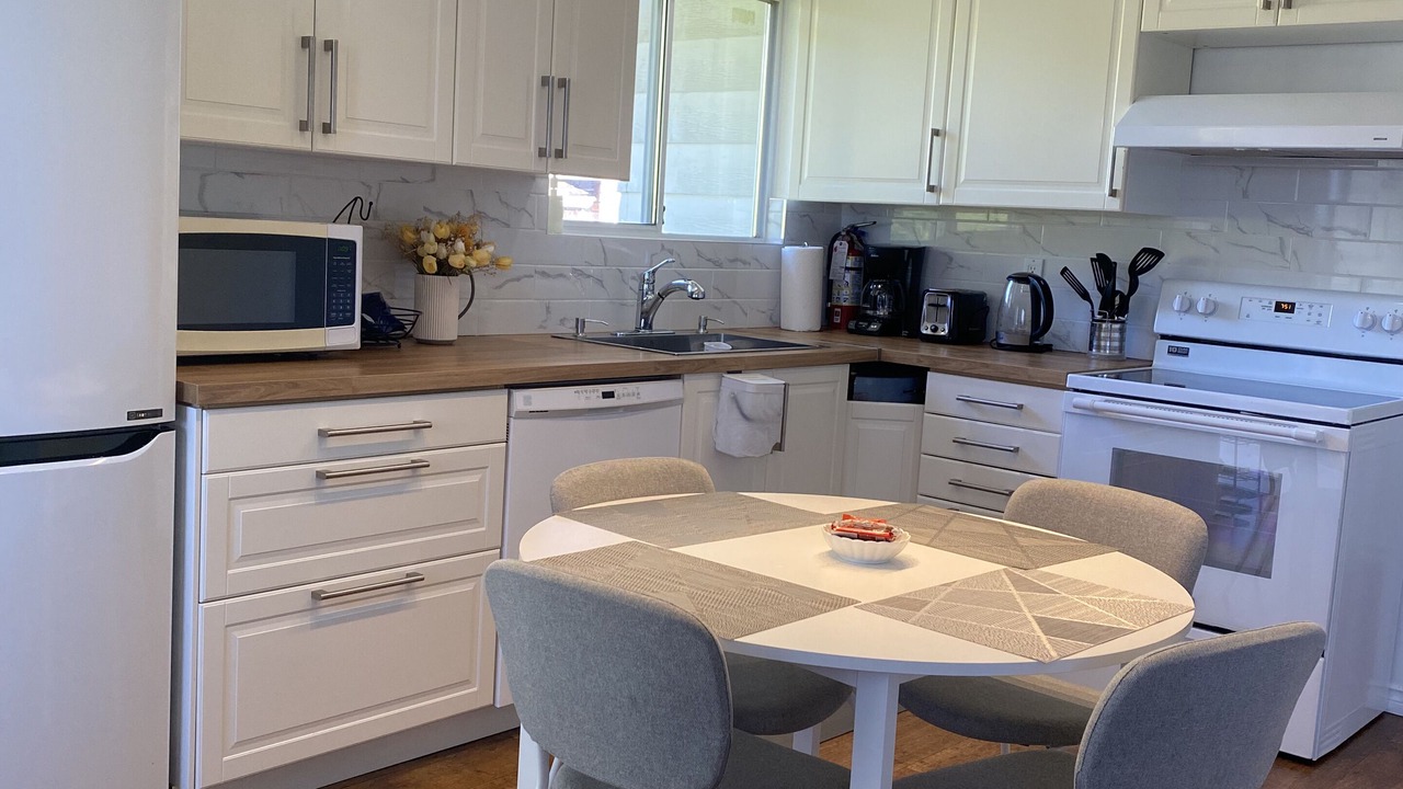 Photo of Kitchen in Central Lonsdale