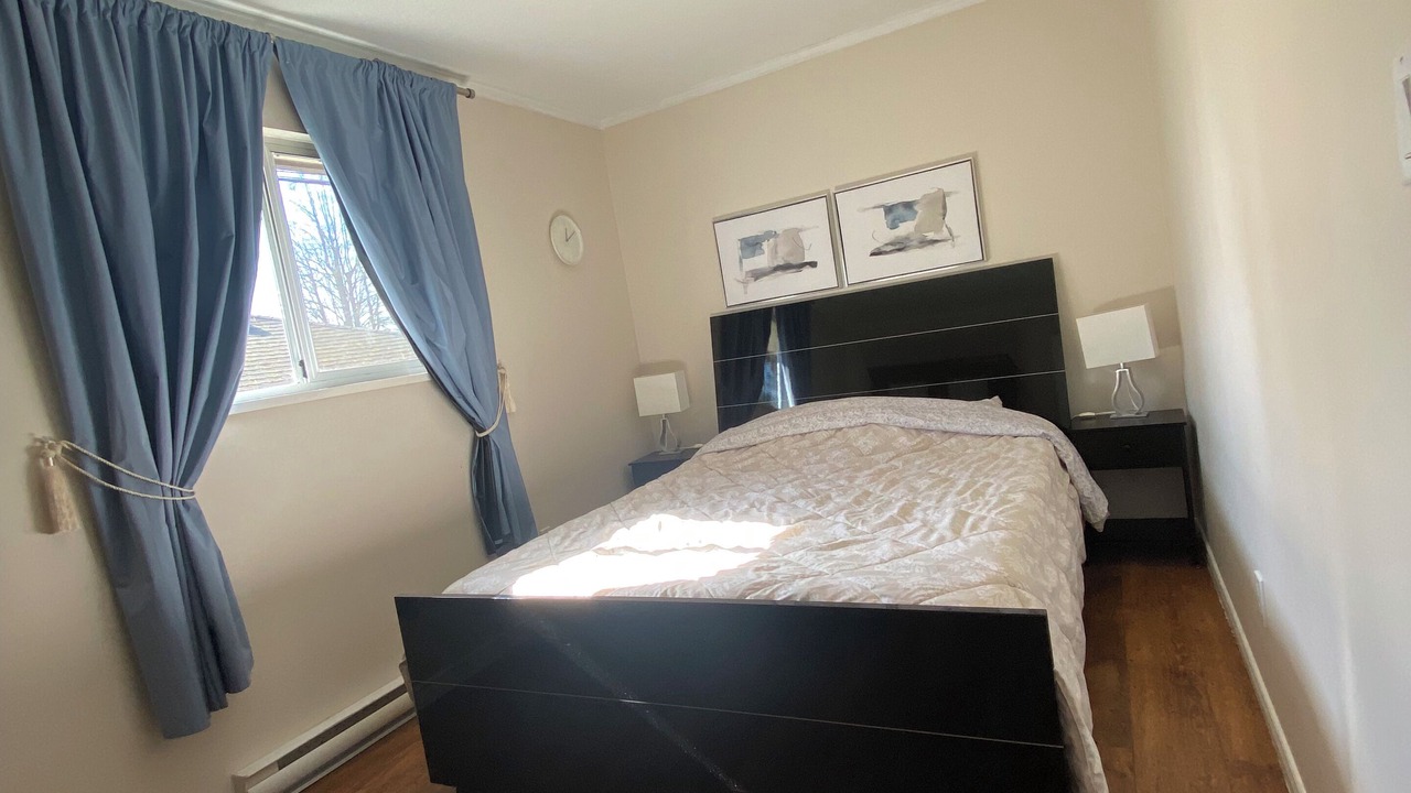 Photo of Bedroom in Central Lonsdale
