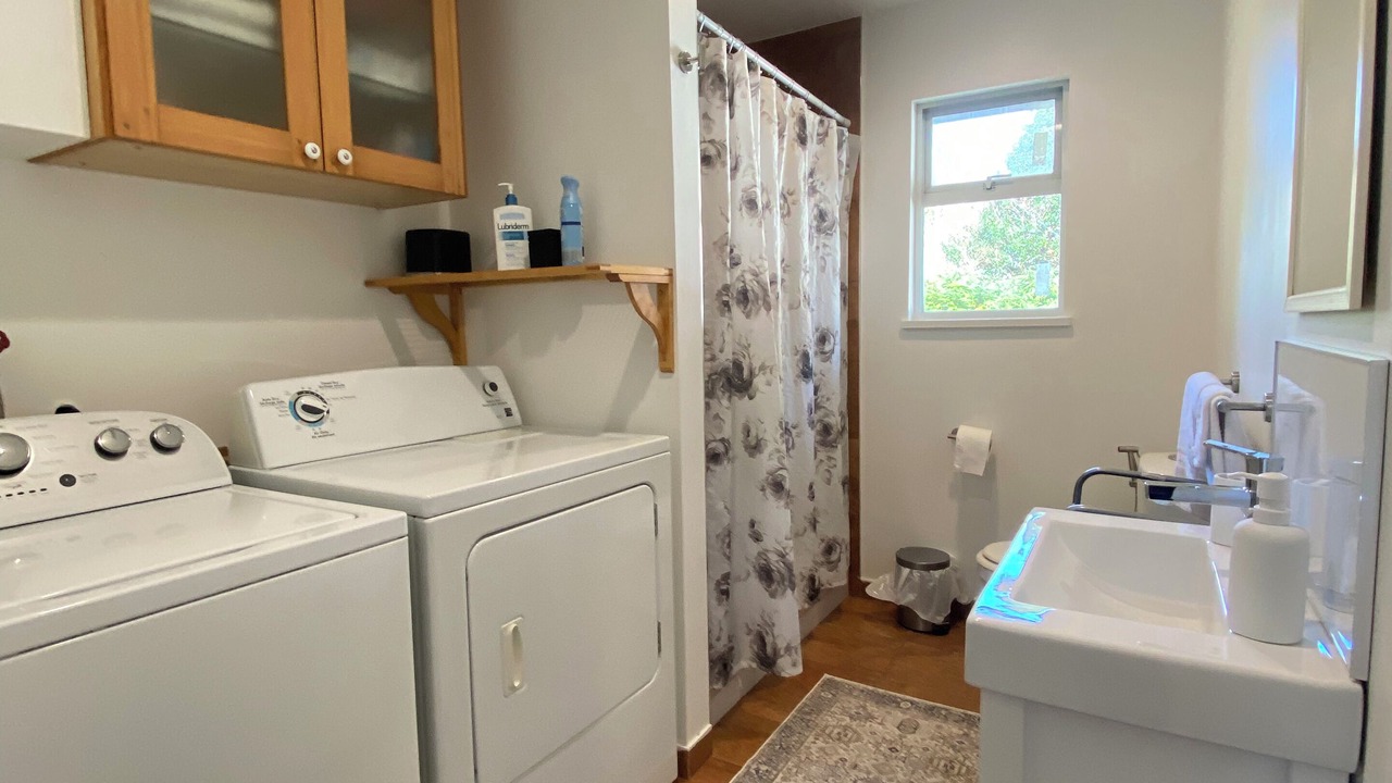 Photo of Bathroom in Central Lonsdale