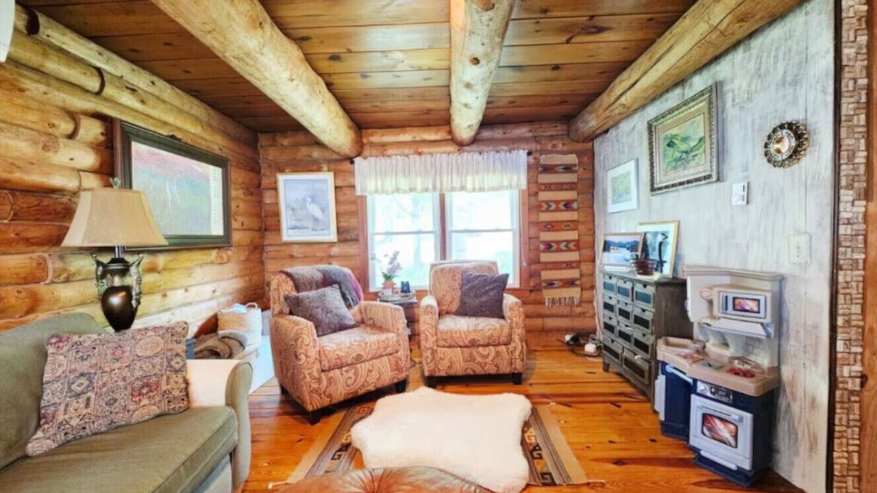 Photo of Livingroom in Honeoye