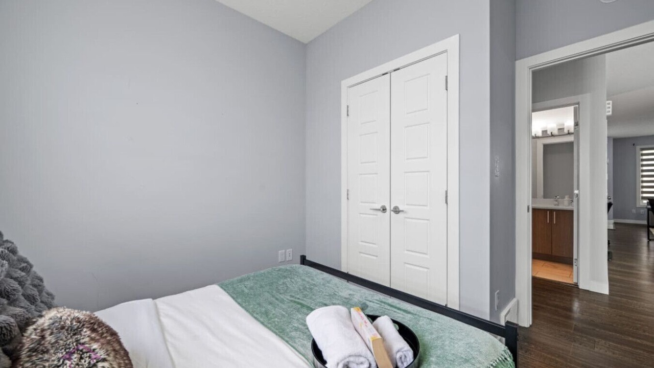 Photo of Bedroom in North Central Edmonton